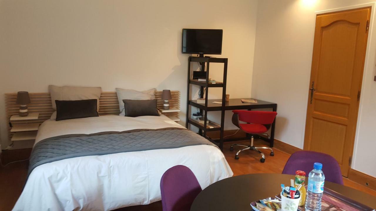 Ferienwohnung La Source De Bougival Exterior foto