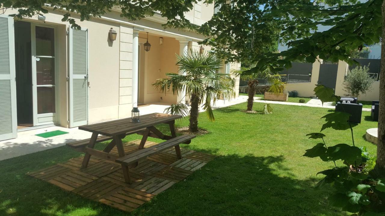 Ferienwohnung La Source De Bougival Exterior foto